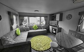 3 Bed Caravan - Near Beach 5 Star Reviews Wifi